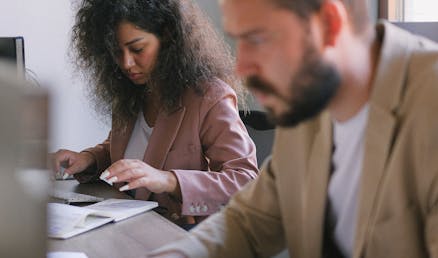 Serviços pexels shvetsa 5324928